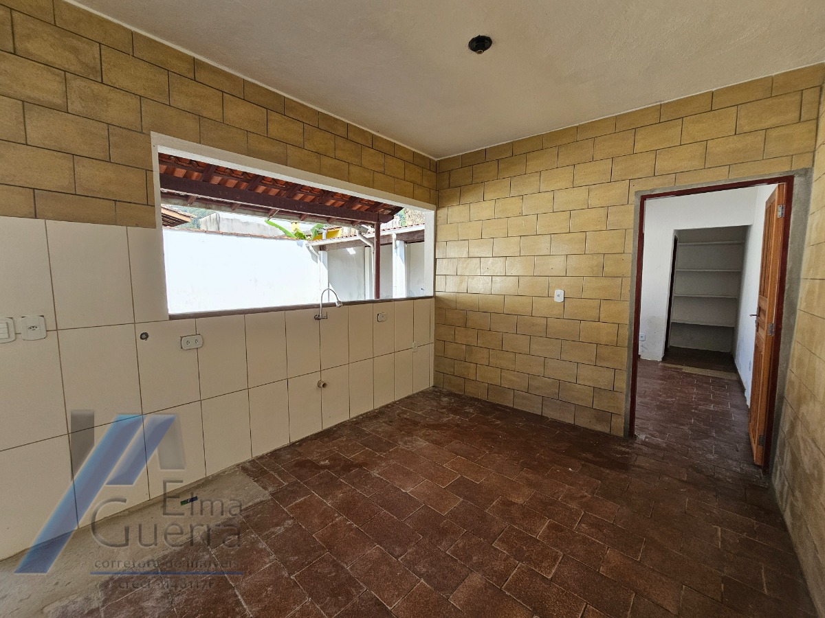 Casa à venda com 2 quartos, 80m² - Foto 16