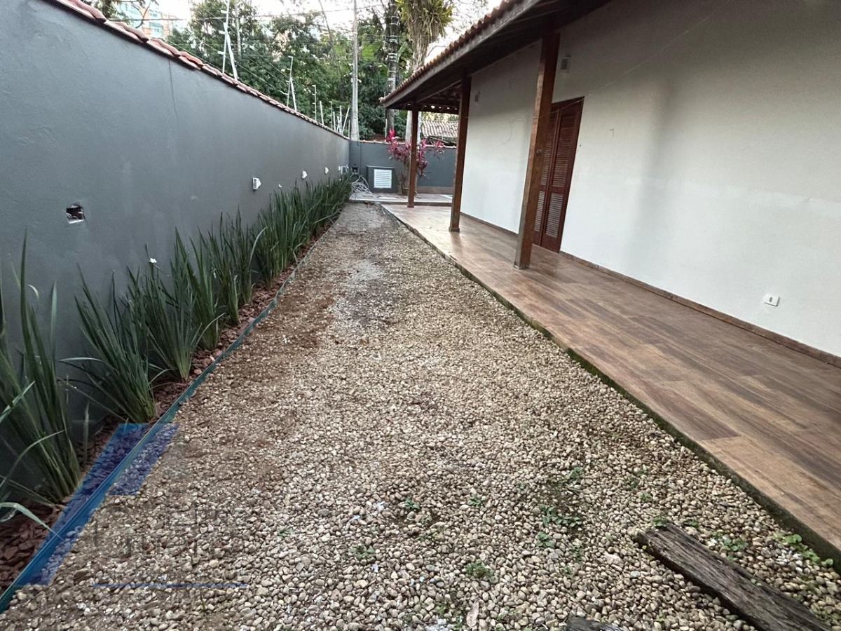 Casa à venda com 5 quartos, 250m² - Foto 16