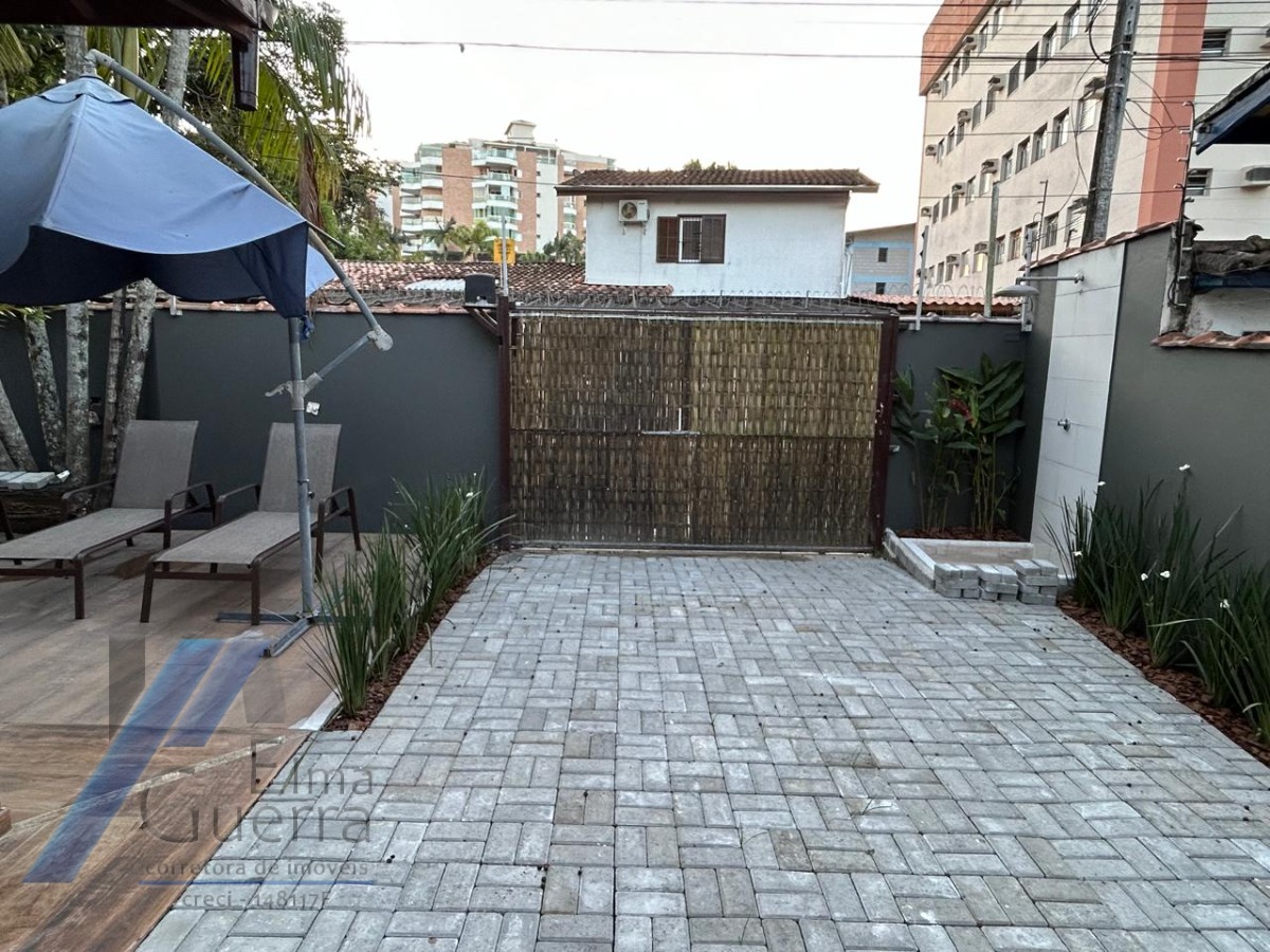 Casa à venda com 5 quartos, 250m² - Foto 10