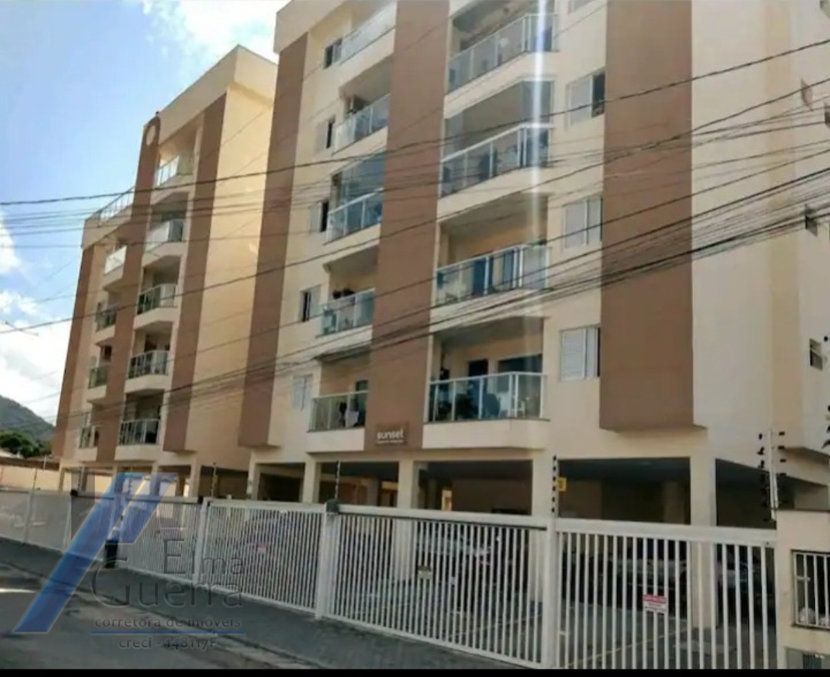 Apartamento à venda com 3 quartos, 140m² - Foto 2