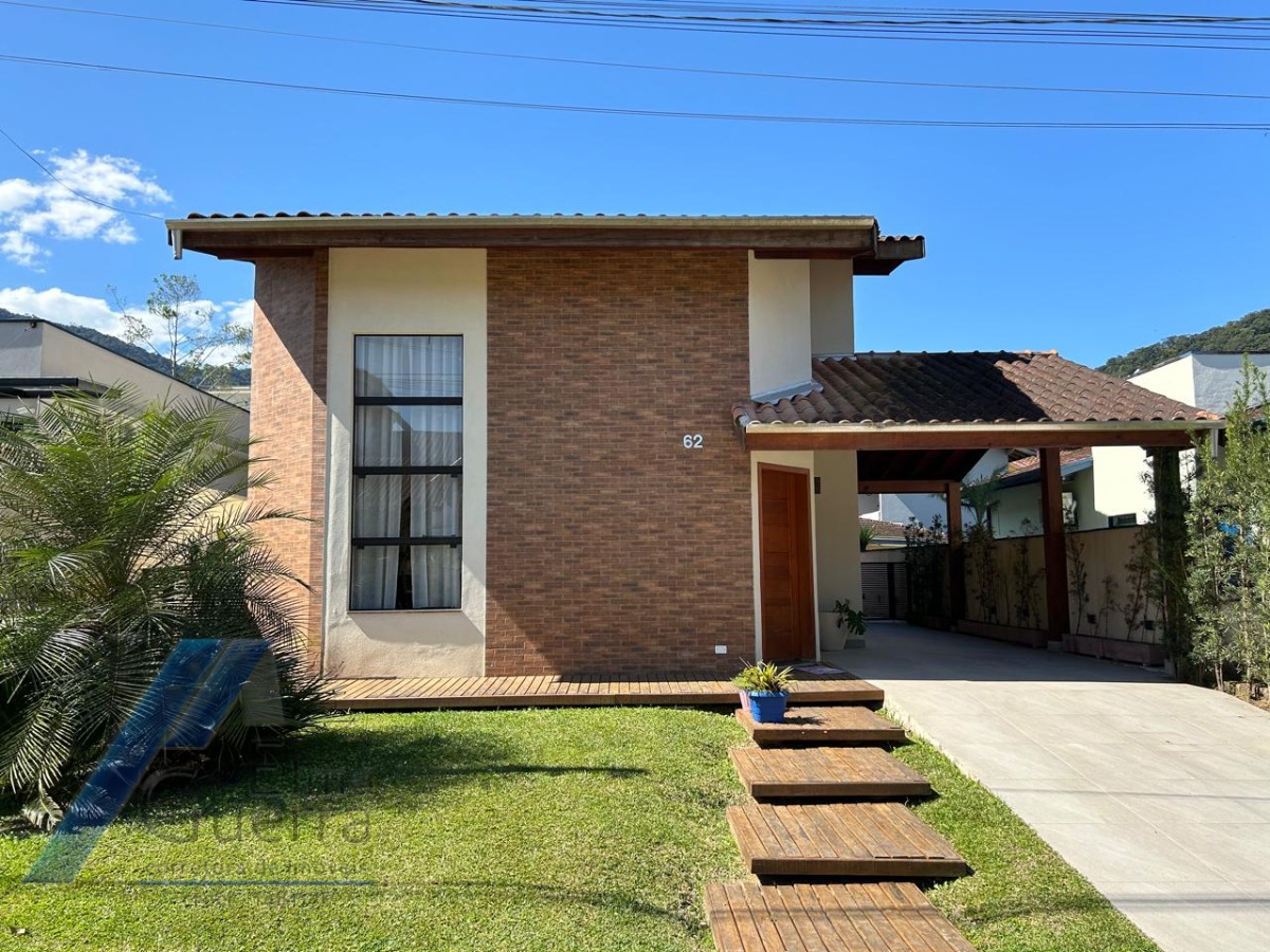 Casa à venda com 4 quartos, 195m² - Foto 2