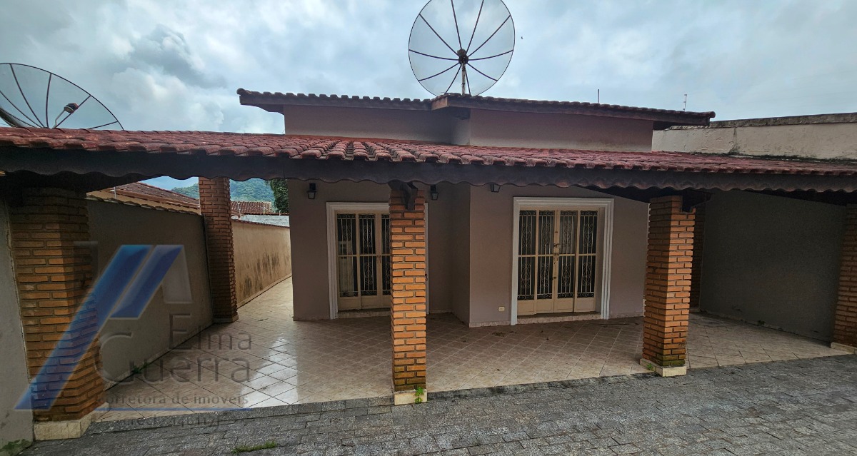 Casa à venda com 3 quartos, 80m² - Foto 1