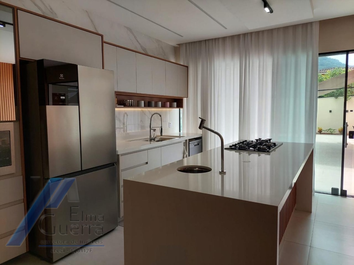 Casa à venda com 4 quartos, 220m² - Foto 16