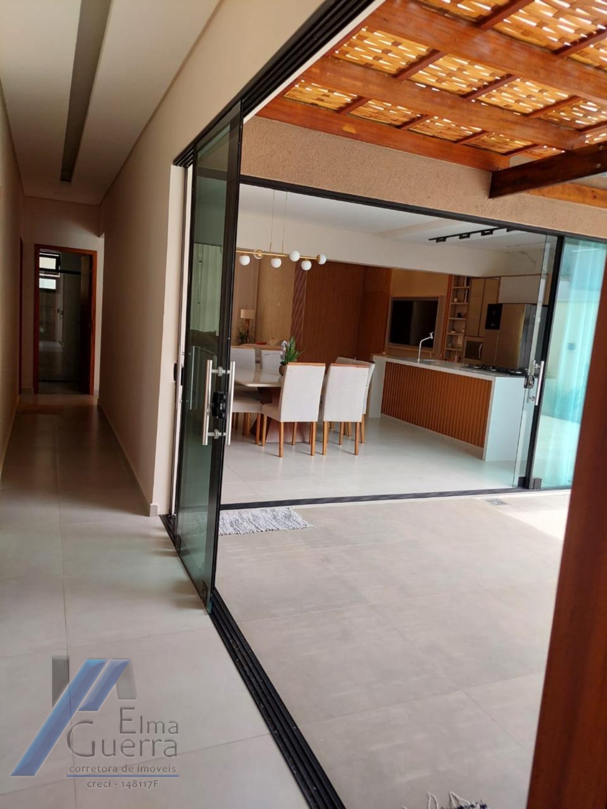 Casa à venda com 4 quartos, 220m² - Foto 9