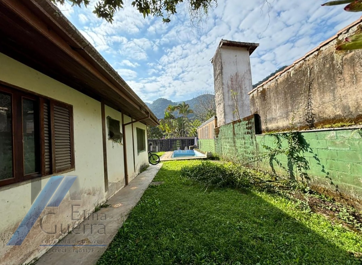 Casa à venda com 3 quartos, 170m² - Foto 2