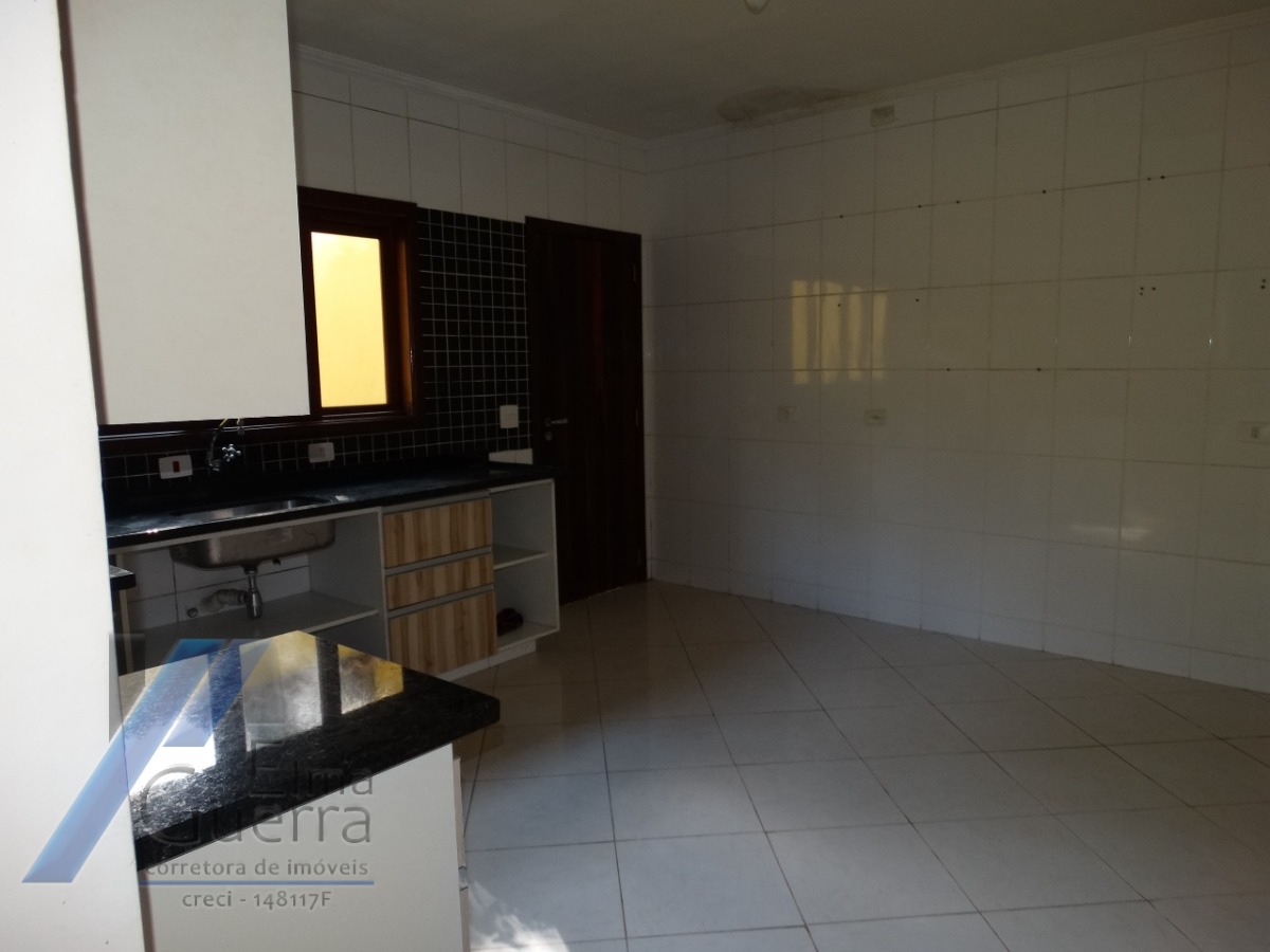 Casa à venda com 3 quartos, 220m² - Foto 15