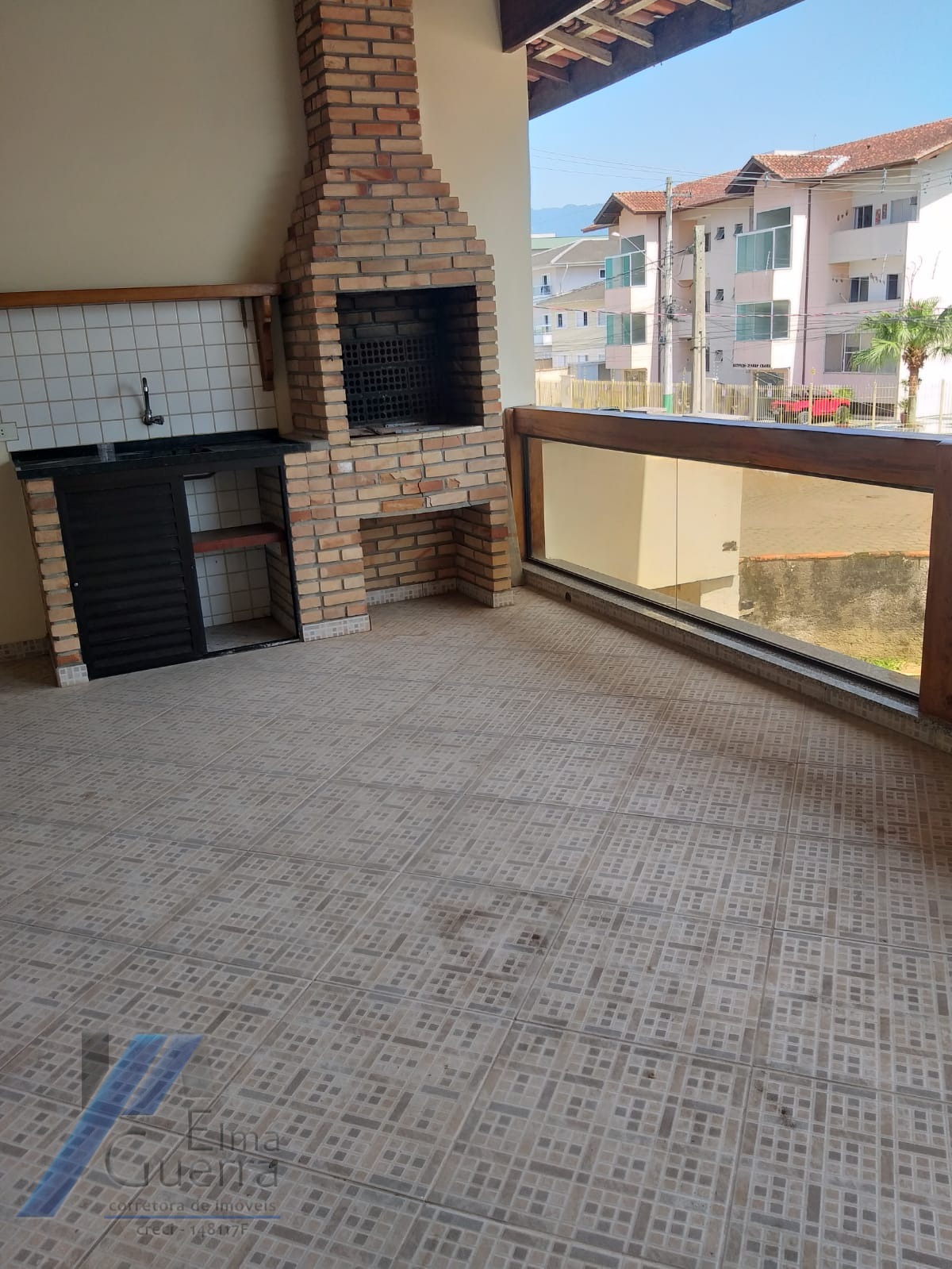 Casa à venda com 2 quartos, 270m² - Foto 2