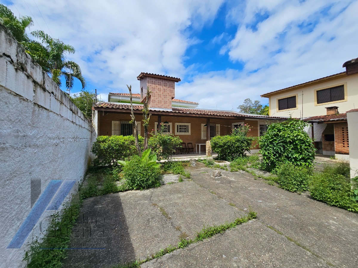 Casa à venda com 3 quartos, 220m² - Foto 27