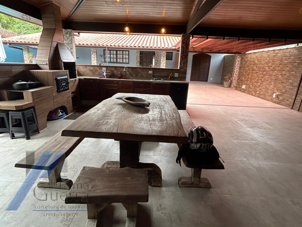 Casa à venda com 3 quartos, 330m² - Foto 11