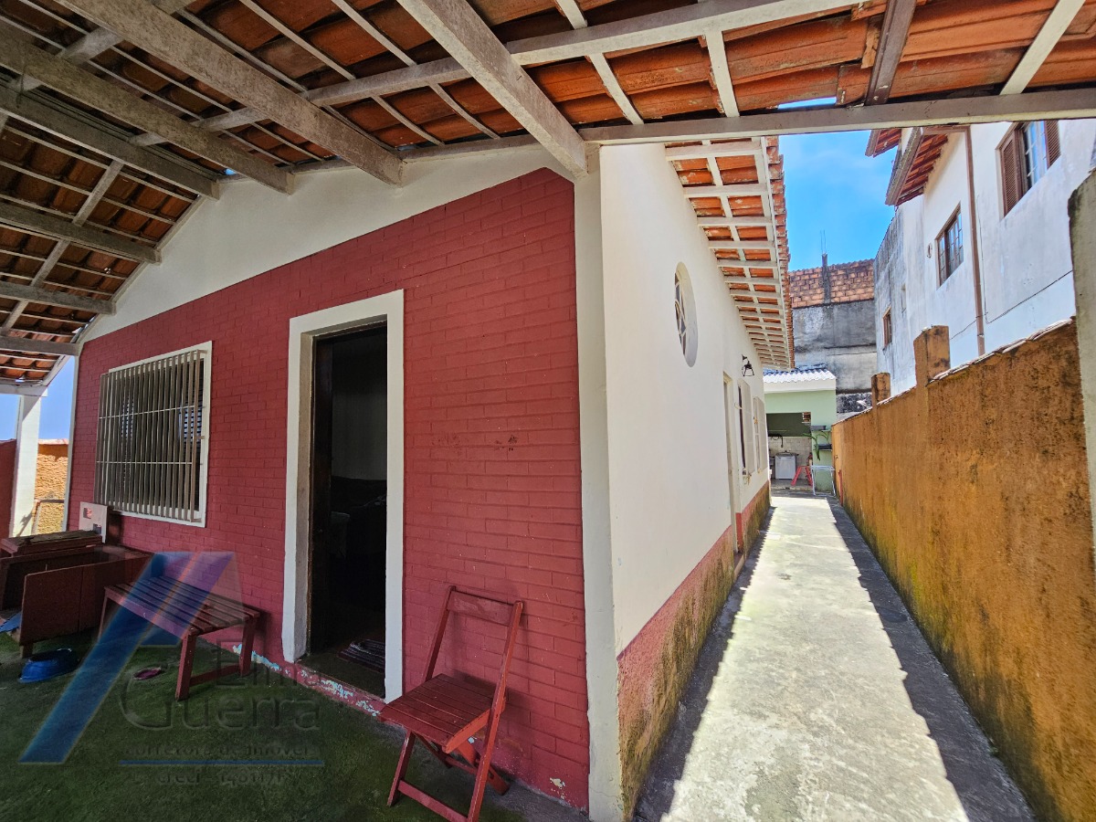 Casa à venda com 2 quartos, 120m² - Foto 1