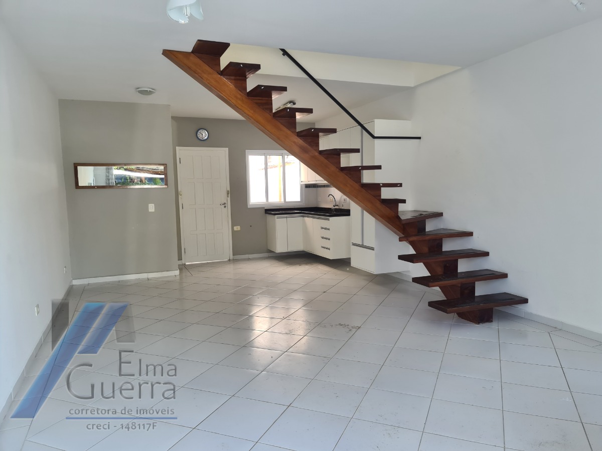 Casa à venda com 2 quartos, 80m² - Foto 4