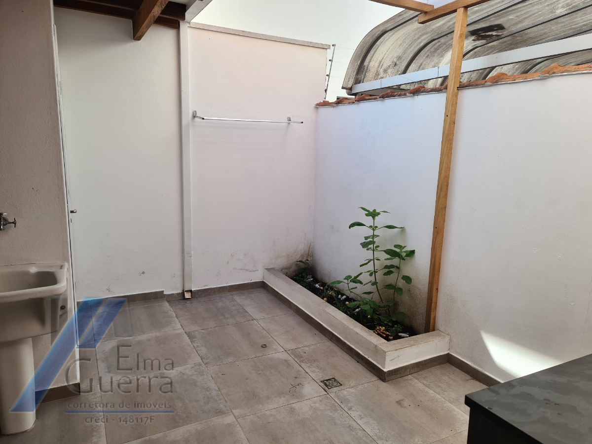 Casa à venda com 2 quartos, 80m² - Foto 12